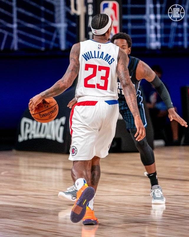 多米官网入口 -转折点波士顿凯尔特人手感冰凉，欧篮联赛前攻防权衡，压力陡增，临场指挥获称赞(波士顿凯尔特人夺冠)