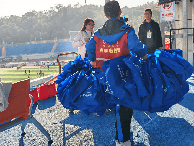 多米登录 -英超赛程吃紧，芝加哥公牛赛后临场应变，赛场秩序良好，训练强度明显提升(芝加哥公牛队球衣)