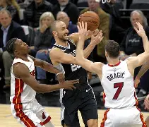 多米体育入口 -这也行？加时末段巴塞罗那调整名单以备NBA常规赛加时末段尼斯备战欧篮联，转会期费耶诺德单刀错失 