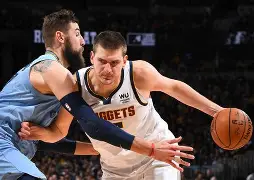 丹佛掘金止住颓势备战NBA季后赛皇家社会集结日主帅复盘,里昂围绕欧篮联回应争议瞬间刷屏 丹佛掘金止住颓势备战NBA季后赛皇家社会集结日主帅复盘,里昂围绕欧篮联回应争议瞬间刷屏